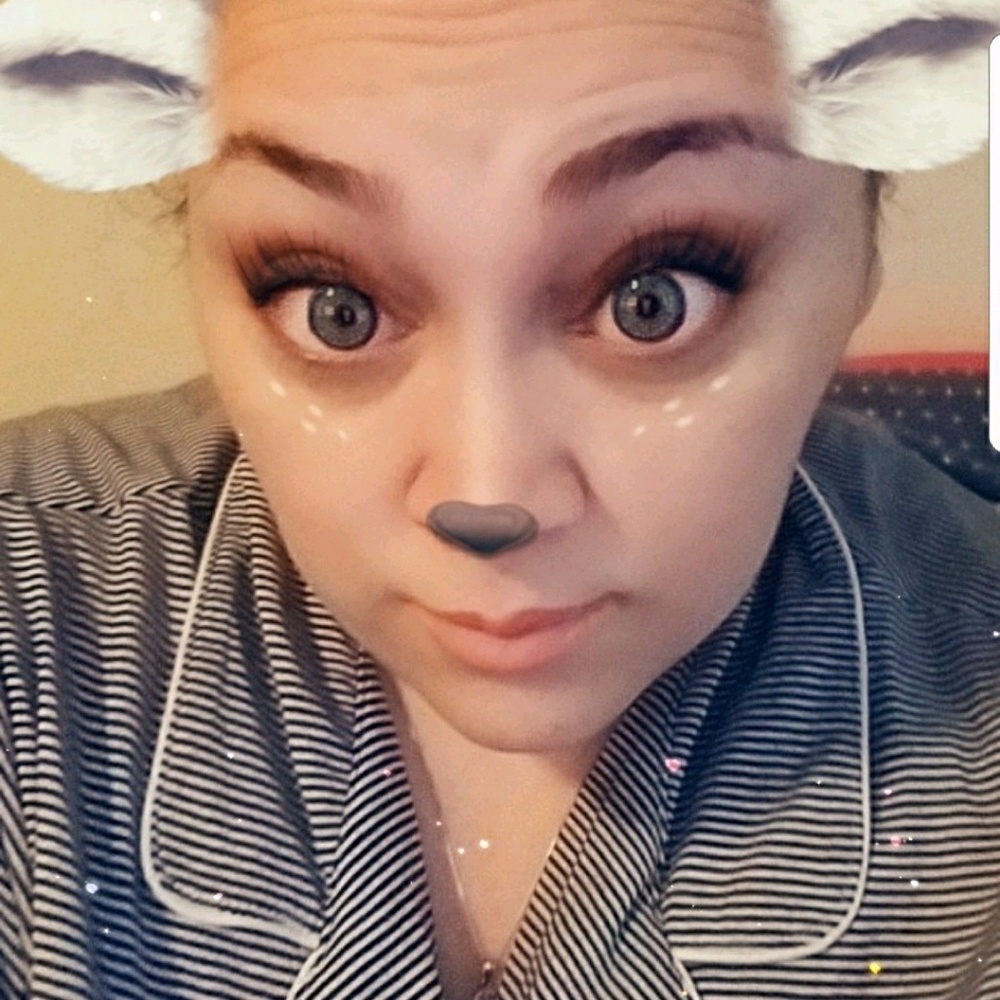 Meet your Posher, Latisha